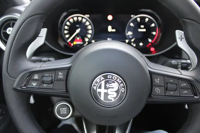 Alfa Romeo Giulia Giulia Veloce 2.2 Jtdm 210PS Ansicht 8