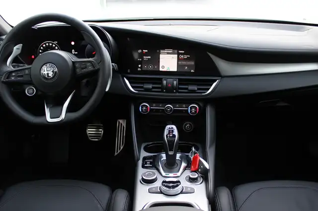 Alfa Romeo Giulia Giulia Veloce 2.2 Jtdm 210PS Ansicht 3