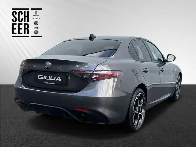 Alfa Romeo Giulia Giulia Veloce 2.2 Jtdm 210PS Ansicht 2