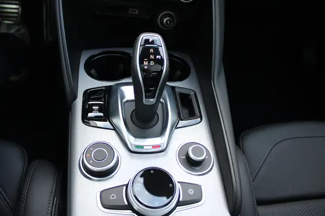 Alfa Romeo Giulia Giulia Veloce 2.2 Jtdm 210PS Ansicht 10