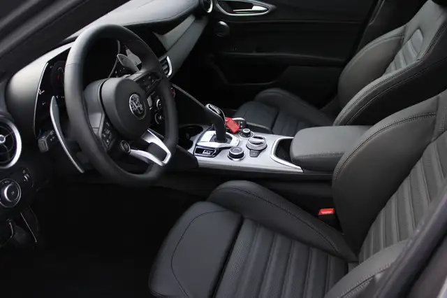 Alfa Romeo Giulia Giulia Veloce 2.2 Jtdm 210PS Ansicht 7