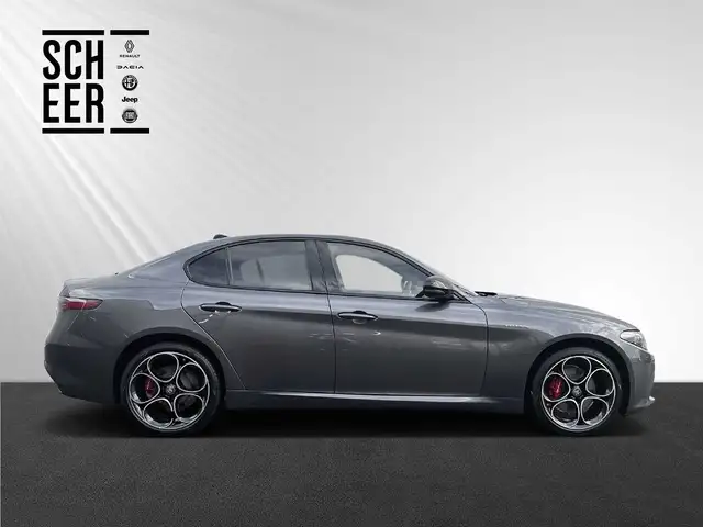 Alfa Romeo Giulia Giulia Veloce 2.2 Jtdm 210PS Ansicht 12