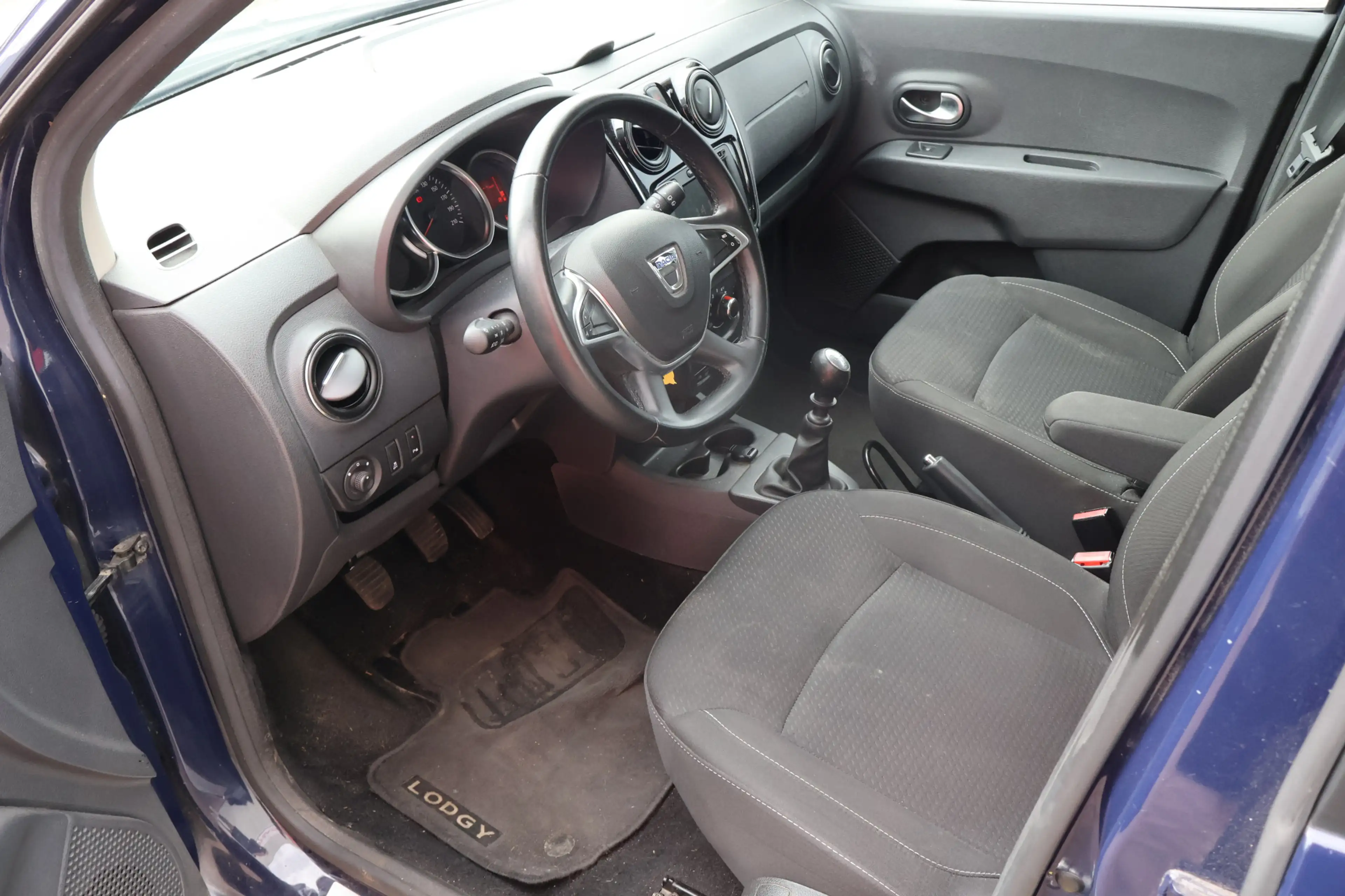 Dacia Lodgy 1.3 TCe Lauréate — photo 5