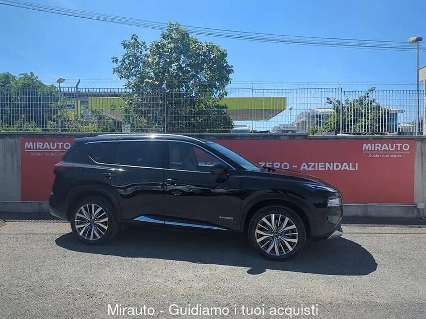 Nissan X-Trail e-Power e-4orce 4WD 5 posti Tekna crna - 1