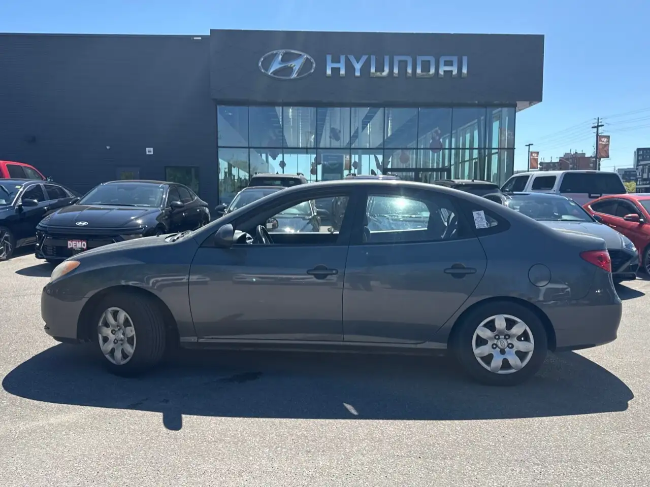 Hyundai ELANTRA photo Hyundai ELANTRA