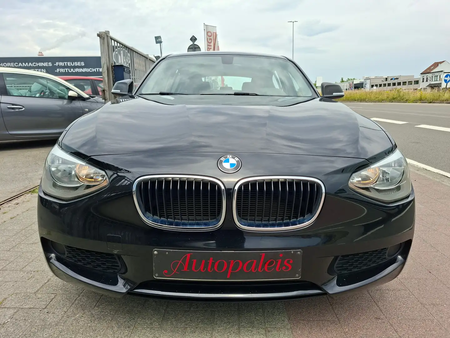 BMW 114 d Black - 1