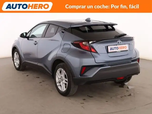 Toyota C-HR view 4