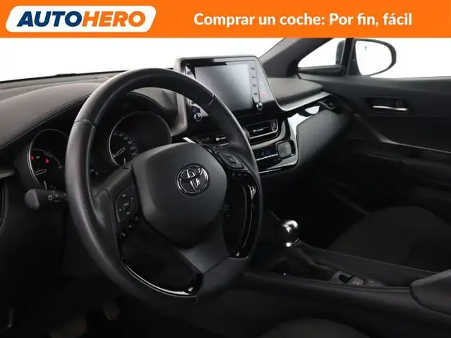 Toyota C-HR view 12