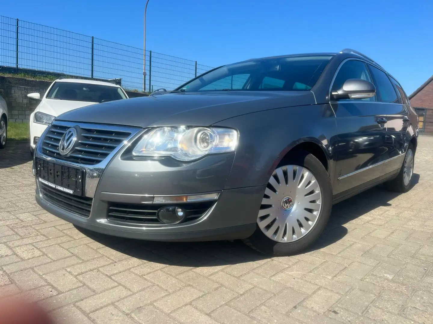 Volkswagen Passat Variant 2.0 TDI Highline SHZ  / ALCANTAR Szary - 1