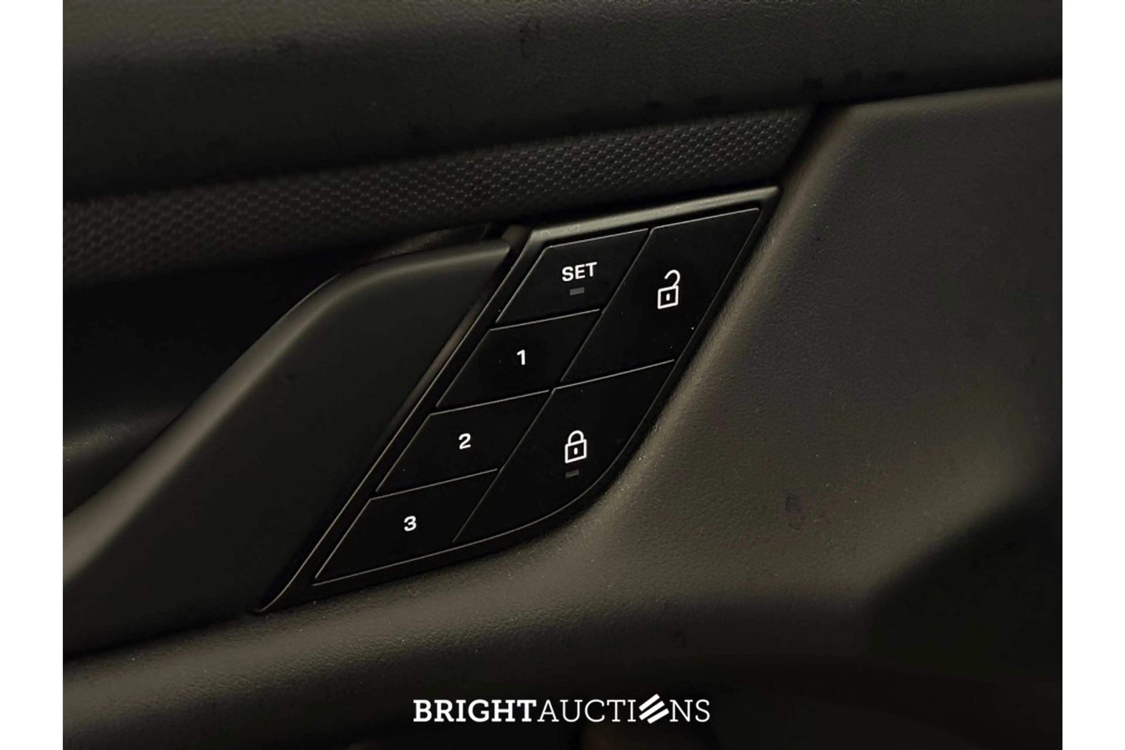 Porsche Taycan 4S 93 kWh — photo 14