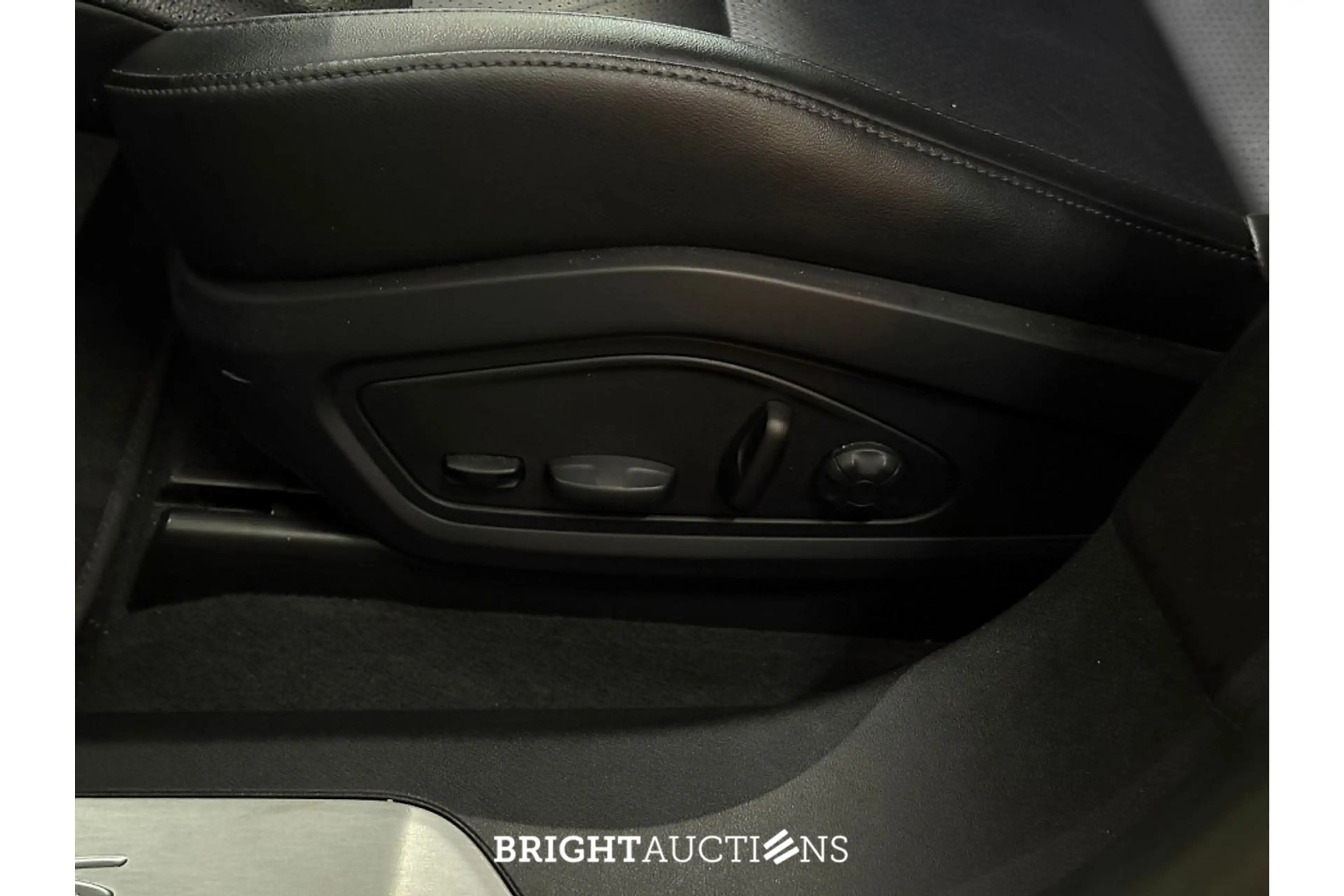 Porsche Taycan 4S 93 kWh — photo 12
