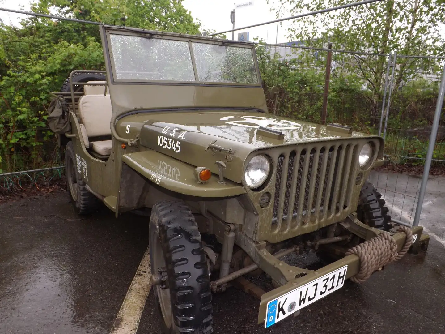 Jeep Willys Overland gut erhaltenes Mädchen für alles Grün - 1