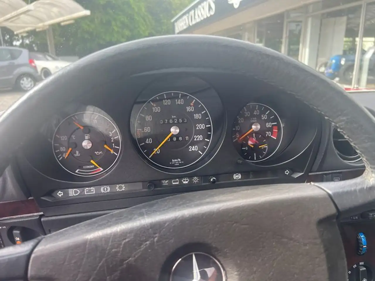 Mercedes-Benz SL 300 Rot/Leder schwarz/ 5 -Gang Schalter, foto 9