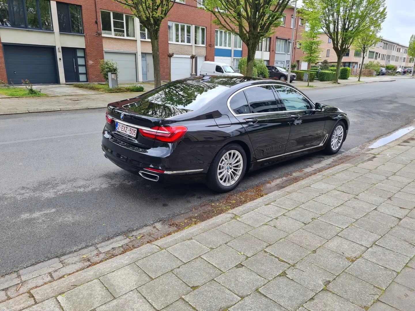 BMW 740 740i - 2