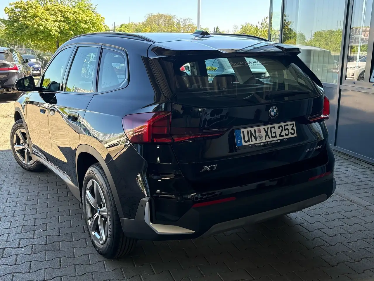 BMW X1 sDrive18d Navi+DAB+Alarm+SHZ+PA+RFK+M Dachreling+L 10