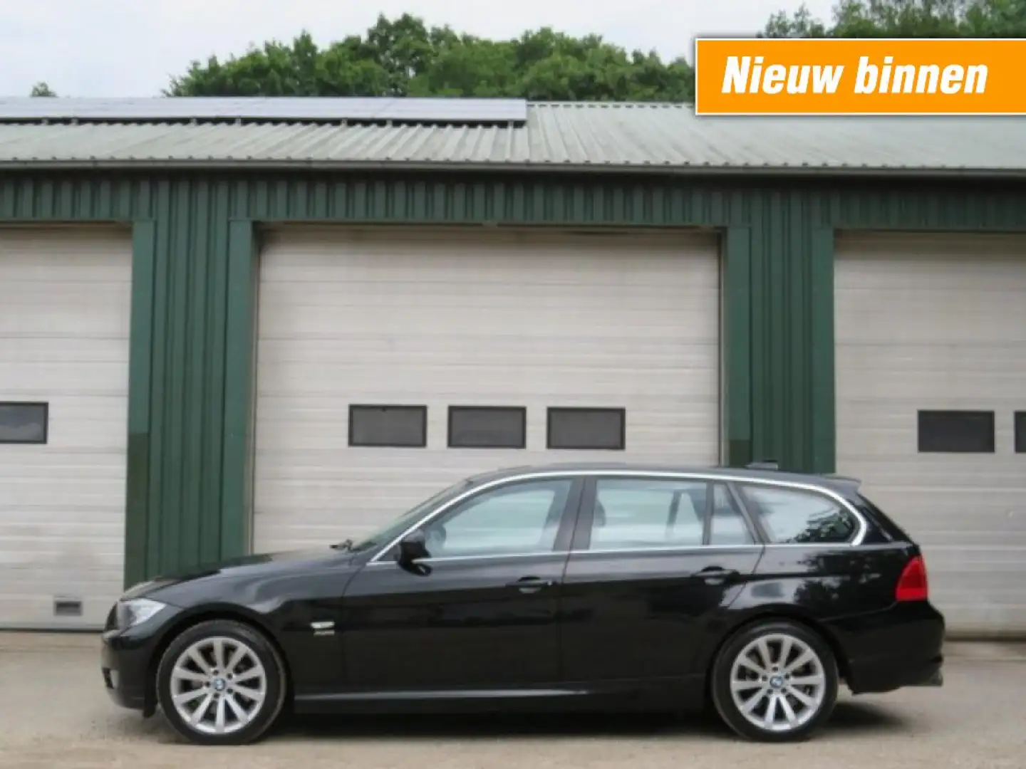 BMW 325 325xi Luxury Line X-DRIVE Zwart - 1