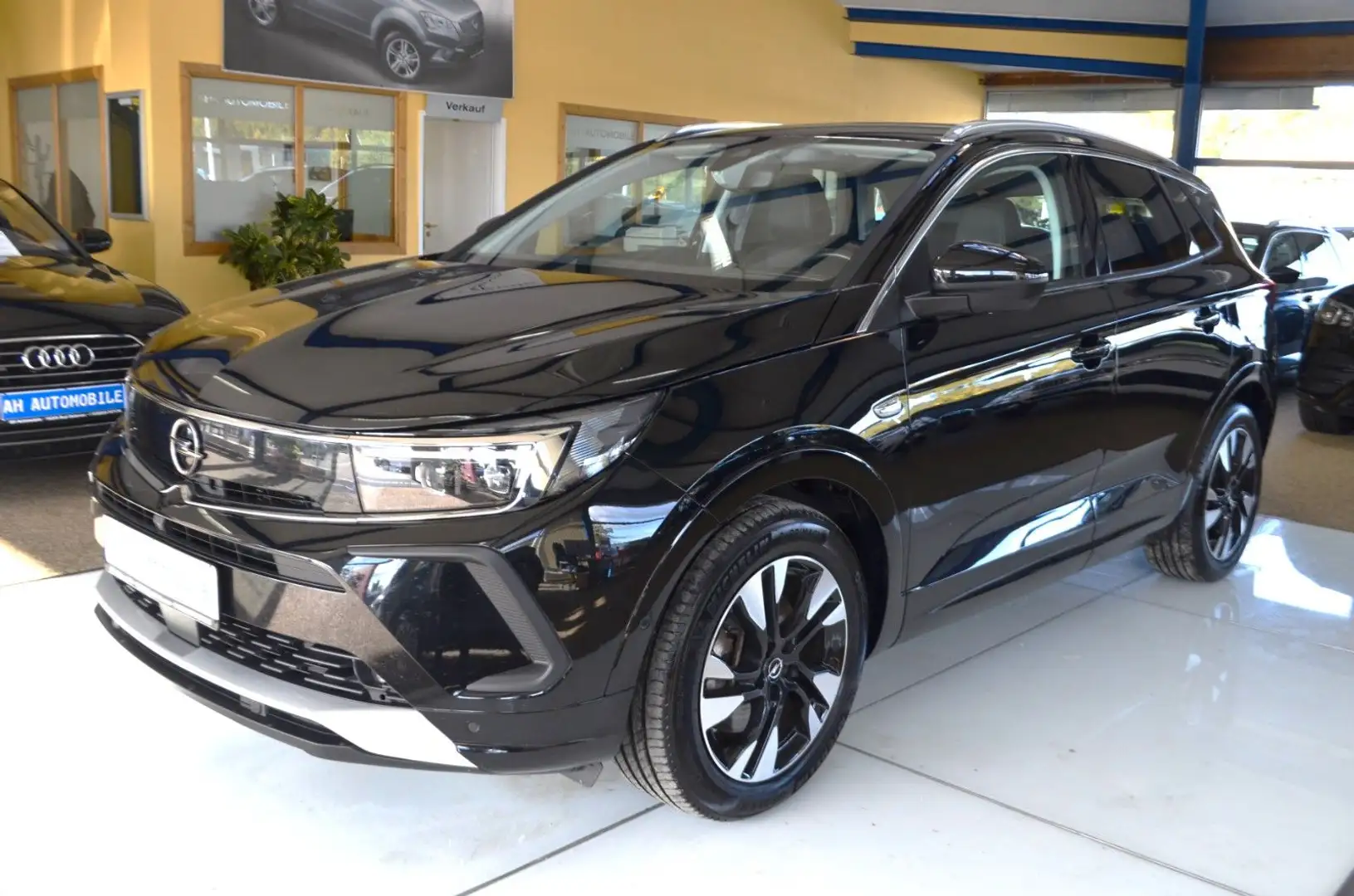 Opel Grandland X Ultimate Plug-in-Hybrid AUTOMATIK Noir - 1