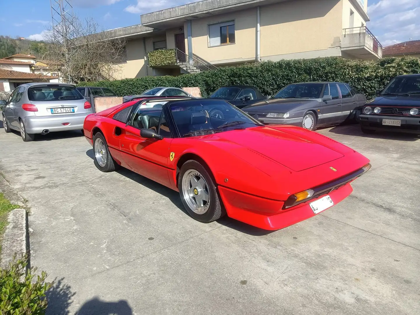 Ferrari 208 2.0 GTS Rojo - 2