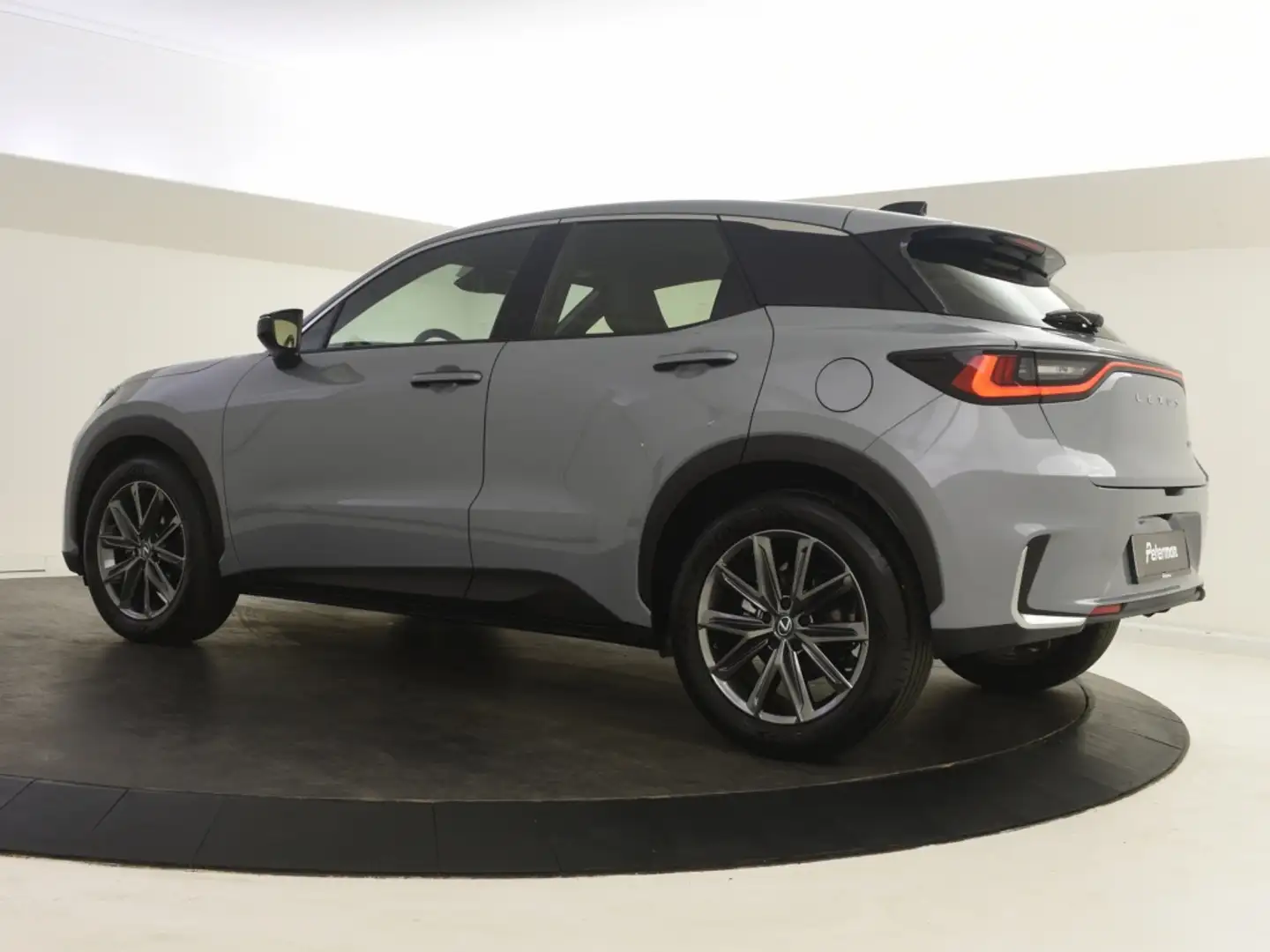 Lexus LBX 1.5 Hybrid Elegant | Tech Pack | Parkeersensoren V Grau - 2
