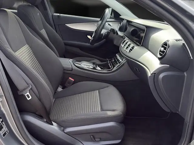 Mercedes-Benz E-Class view 15