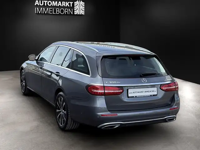 Mercedes-Benz E-Class view 10