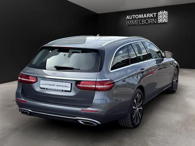 Mercedes-Benz E-Class view 11