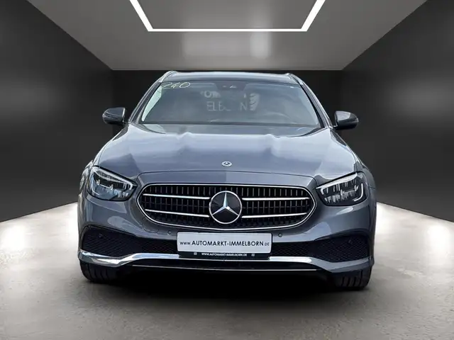 Mercedes-Benz E-Class view 8