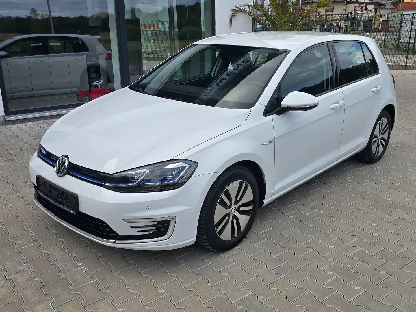 Volkswagen Golf e-Golf, ACC, LED, PDC, Weiß - 1