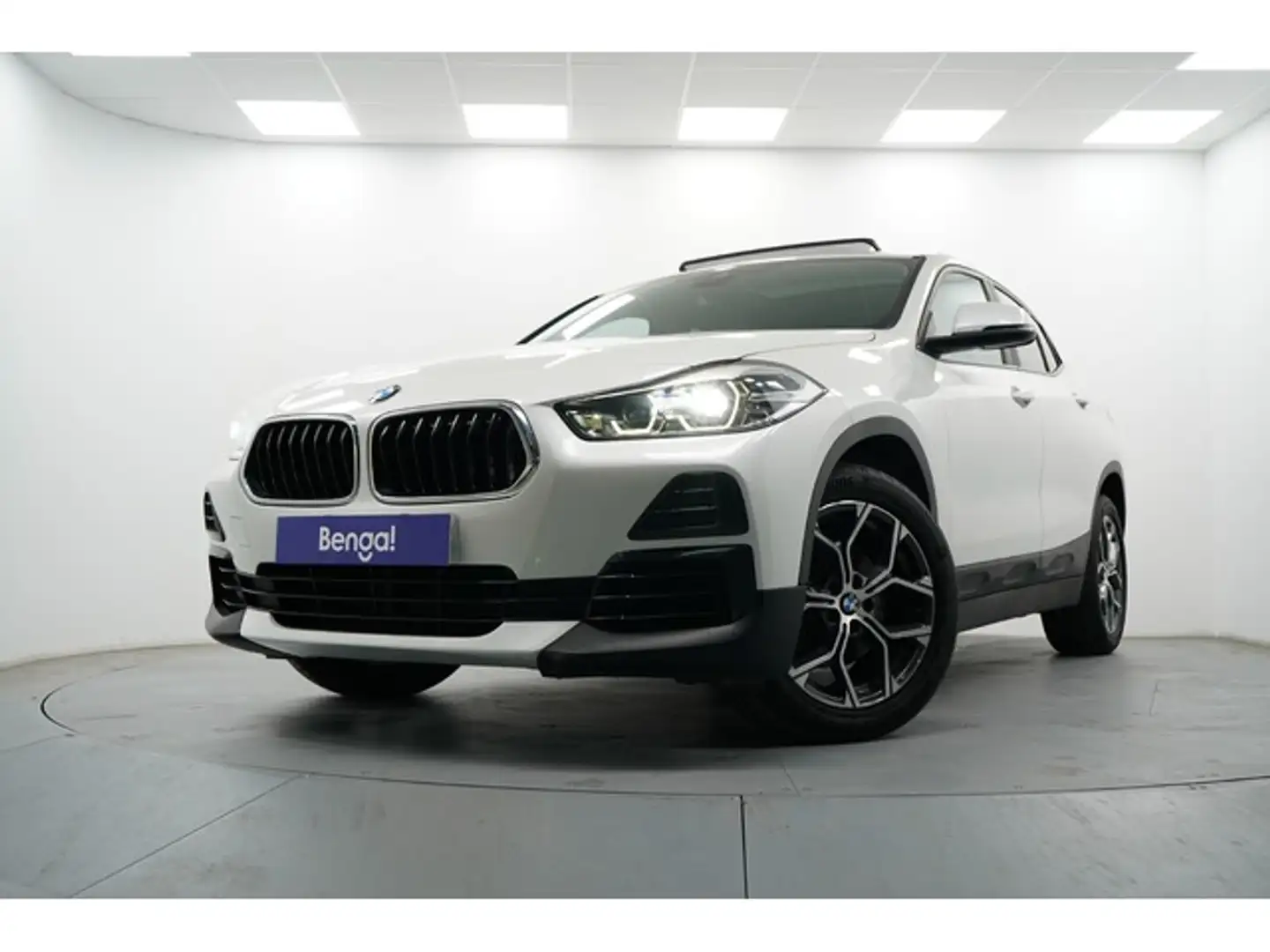 BMW X2 sDrive 18i Blanc - 1