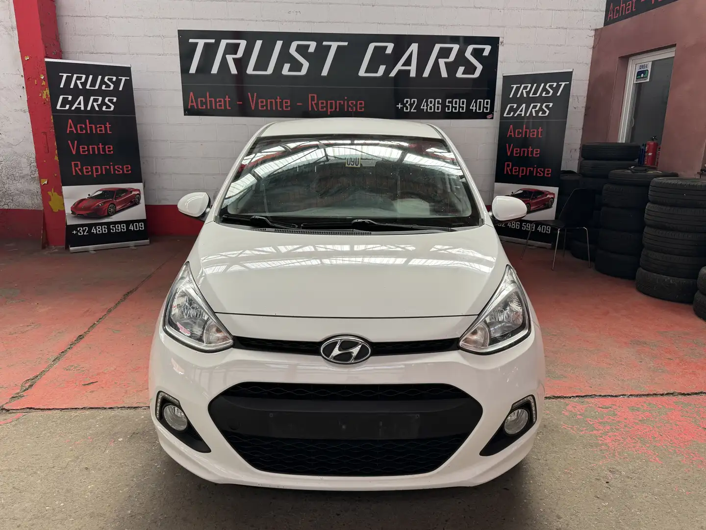 Hyundai i10 1.0i Fun Weiß - 1