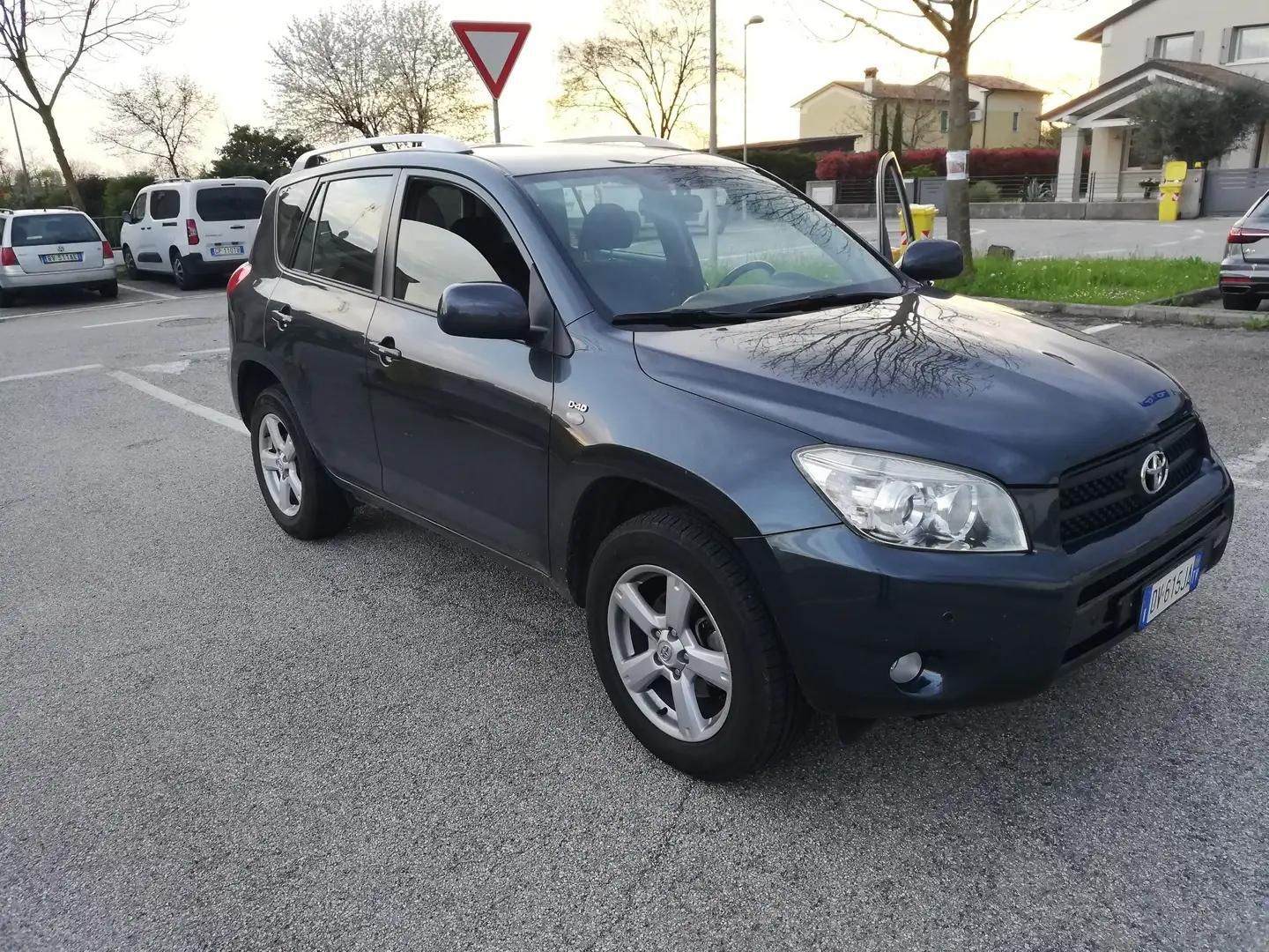 Toyota RAV 4 RAV4 2.2 d-4d 136cv Grigio - 1