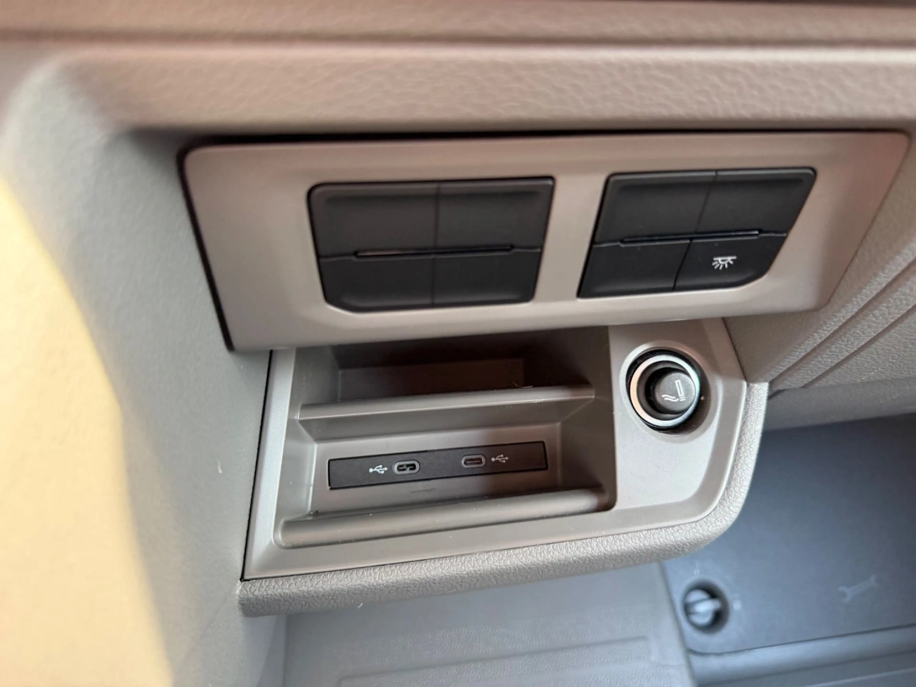 Volkswagen Crafter Kasten 35 lang Hochdach FWD — photo 15