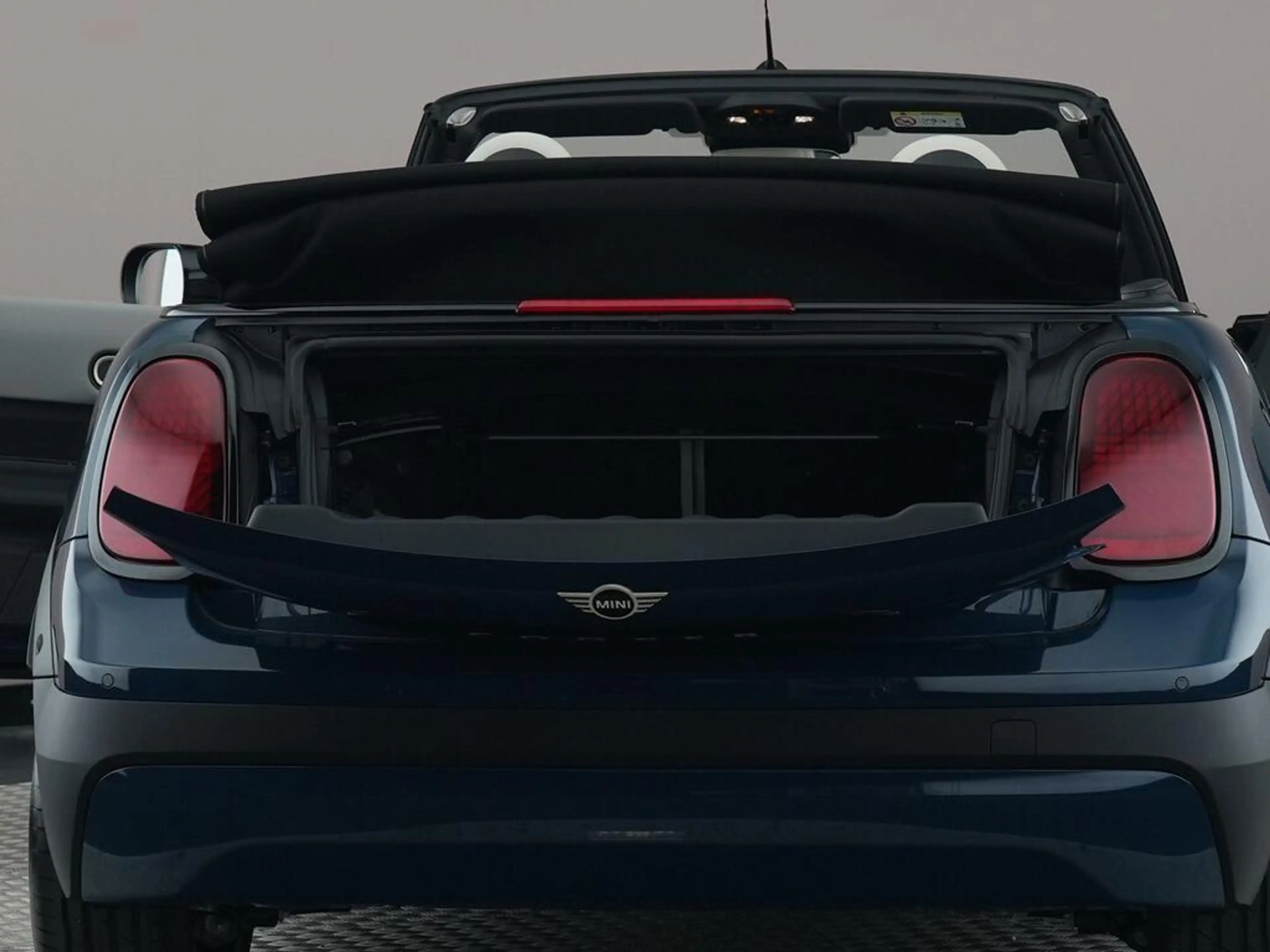 MINI Cooper C Cabrio 2.0 Favoured M — photo 12