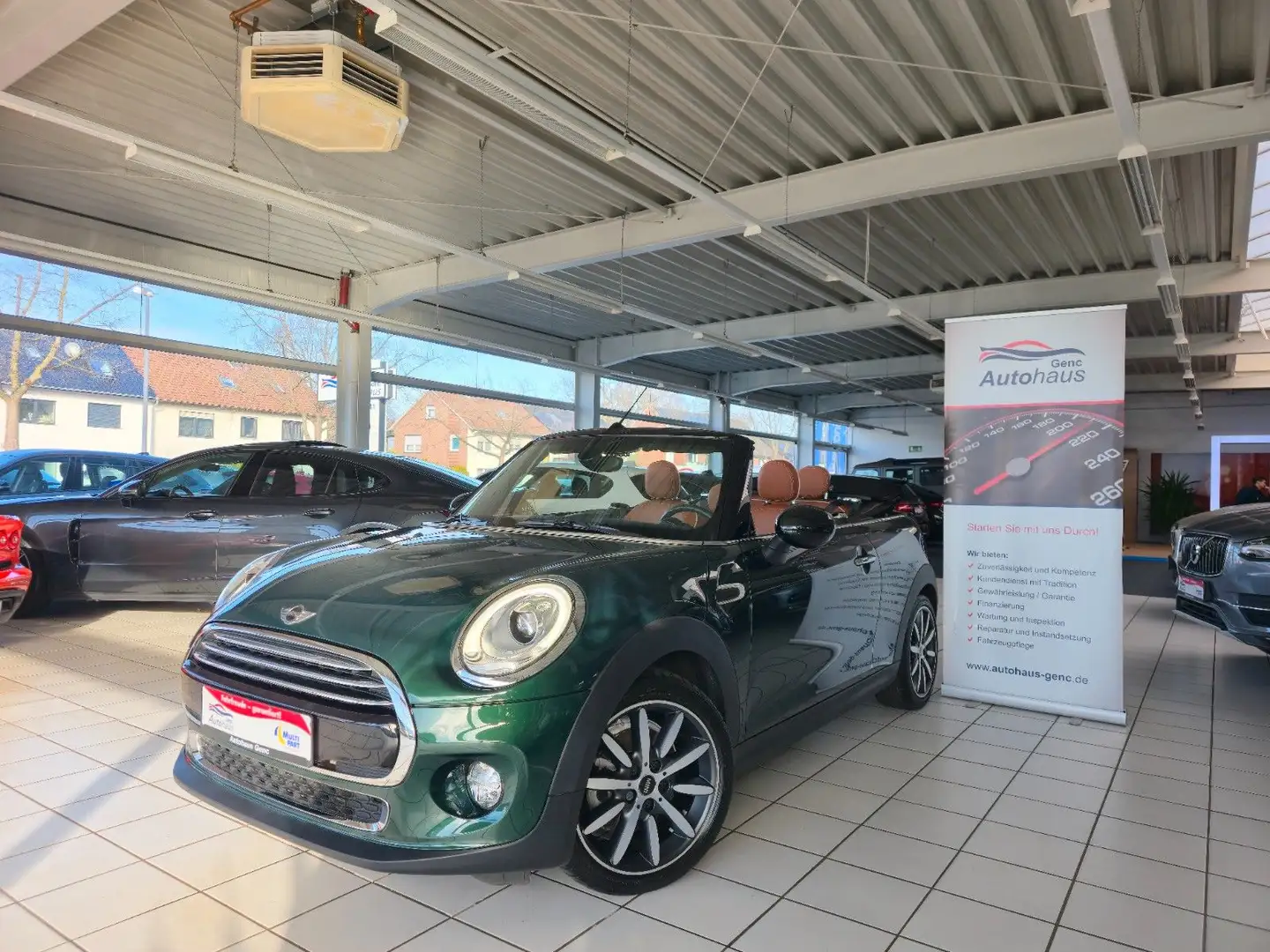 MINI Cooper Cabrio LED Leder Braun Navigation Grün - 1