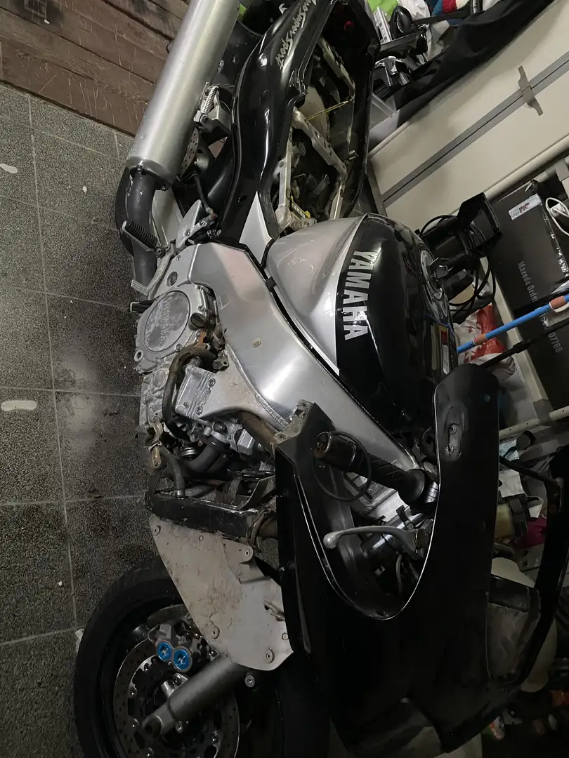 Yamaha YZF 1000 Thunderace - 2