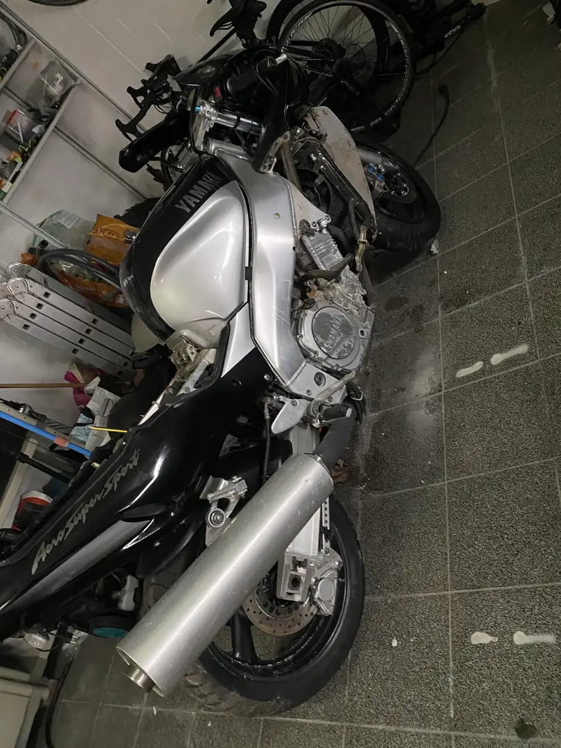 Yamaha YZF 1000 Thunderace - 1