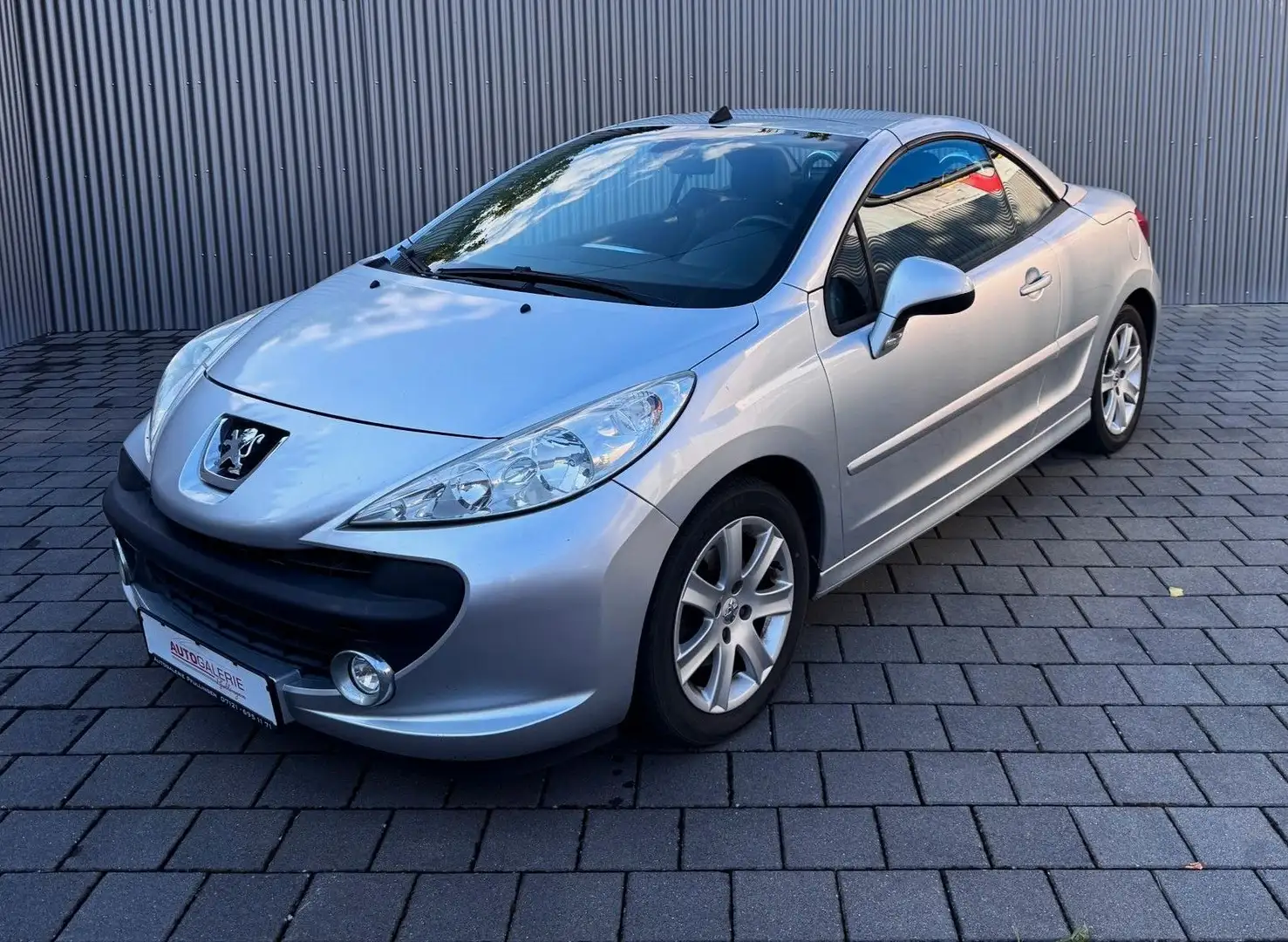 Peugeot 207 CC Cabrio-Sport Klimaautomatik Tüv 05/2026 Gris - 1