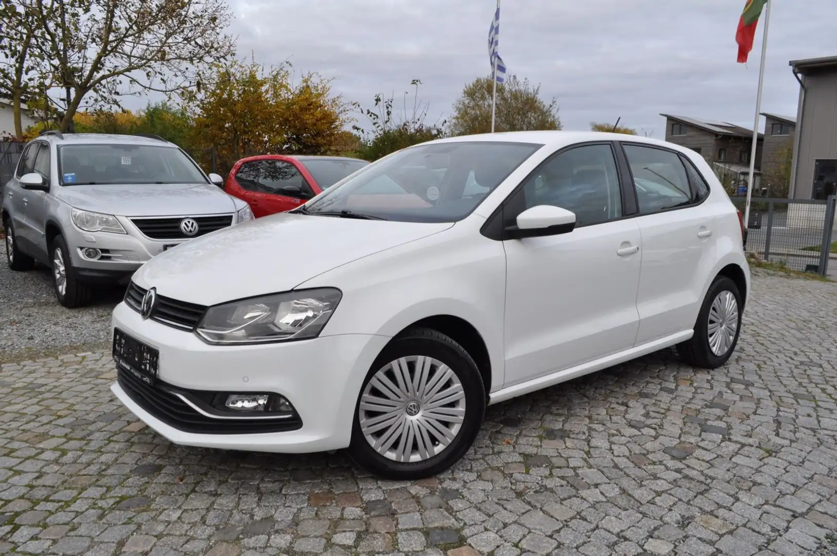 Volkswagen Polo V BMT/Start-Stopp /TÜV/AU NEU/TEMPOMAT/PDC Weiß - 1