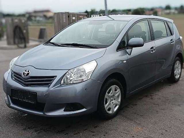 Imagine Toyota Verso Verso 1.8 Multidrive S Executive