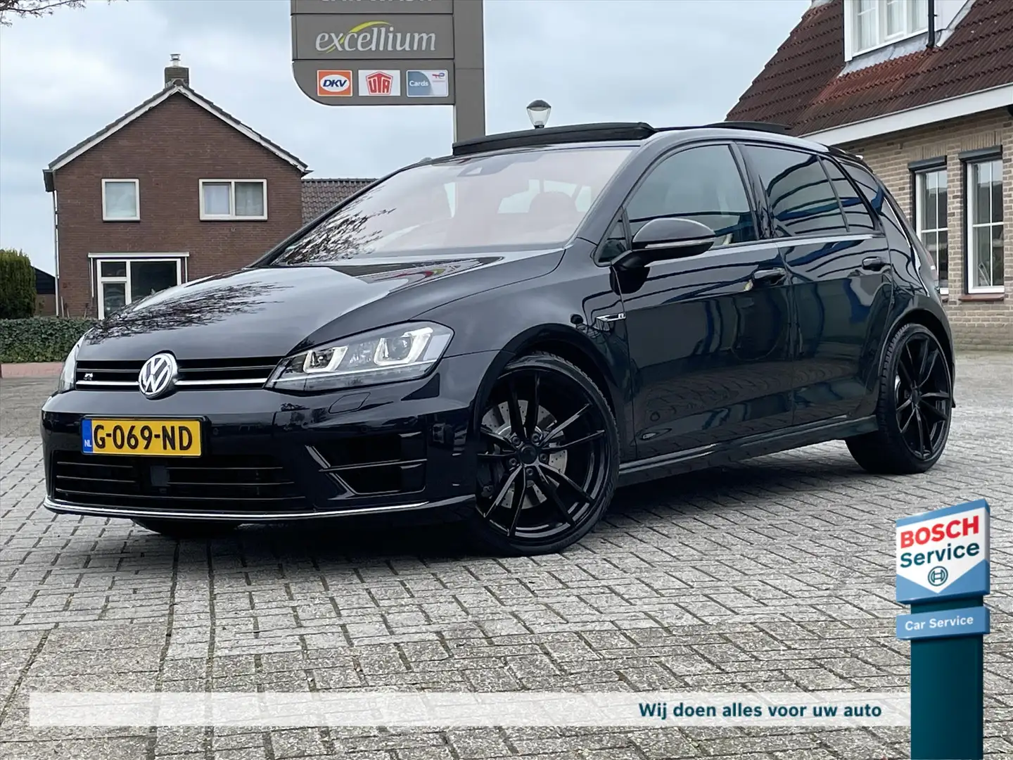 Volkswagen Golf 7 2.0 TSI R 360PK 4Motion / Pano / Leder / Camera Zwart - 1