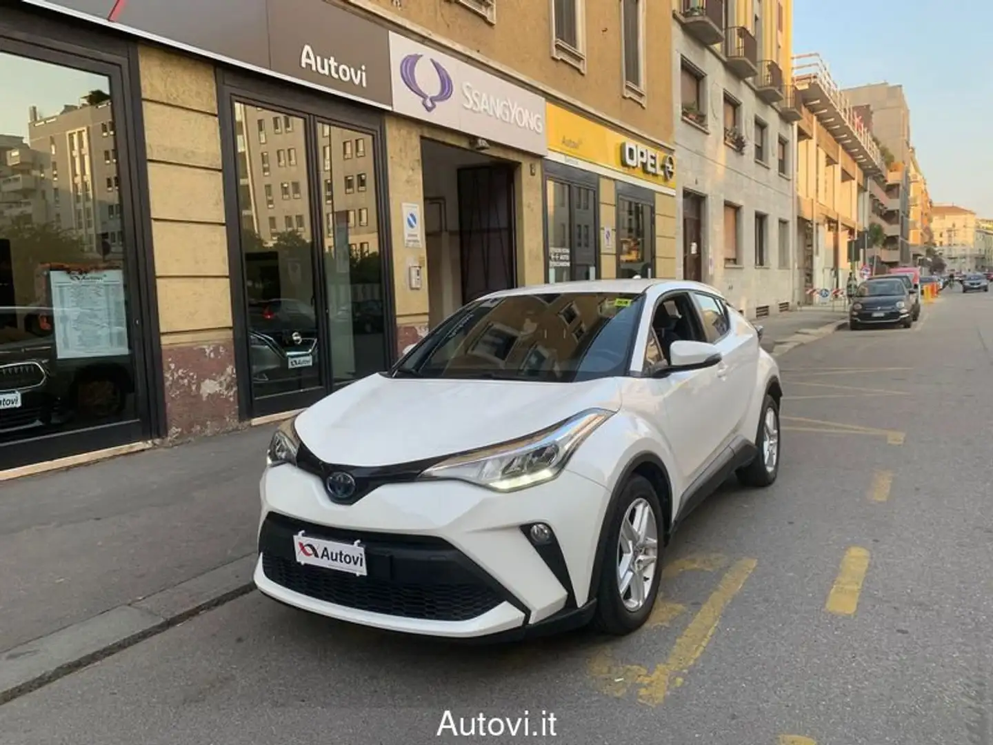 Toyota C-HR 1.8h Business e-cvt (PROMO) Bianco - 1