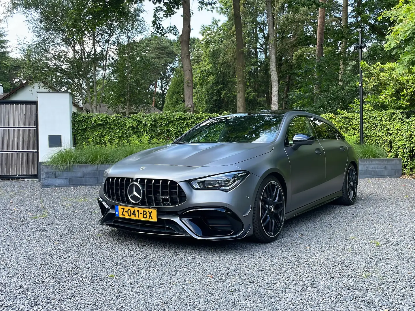 Mercedes-Benz CLA 45 AMG Shooting Brake S 4MATIC+ Premium Plus Edition 1 *P Grau - 1