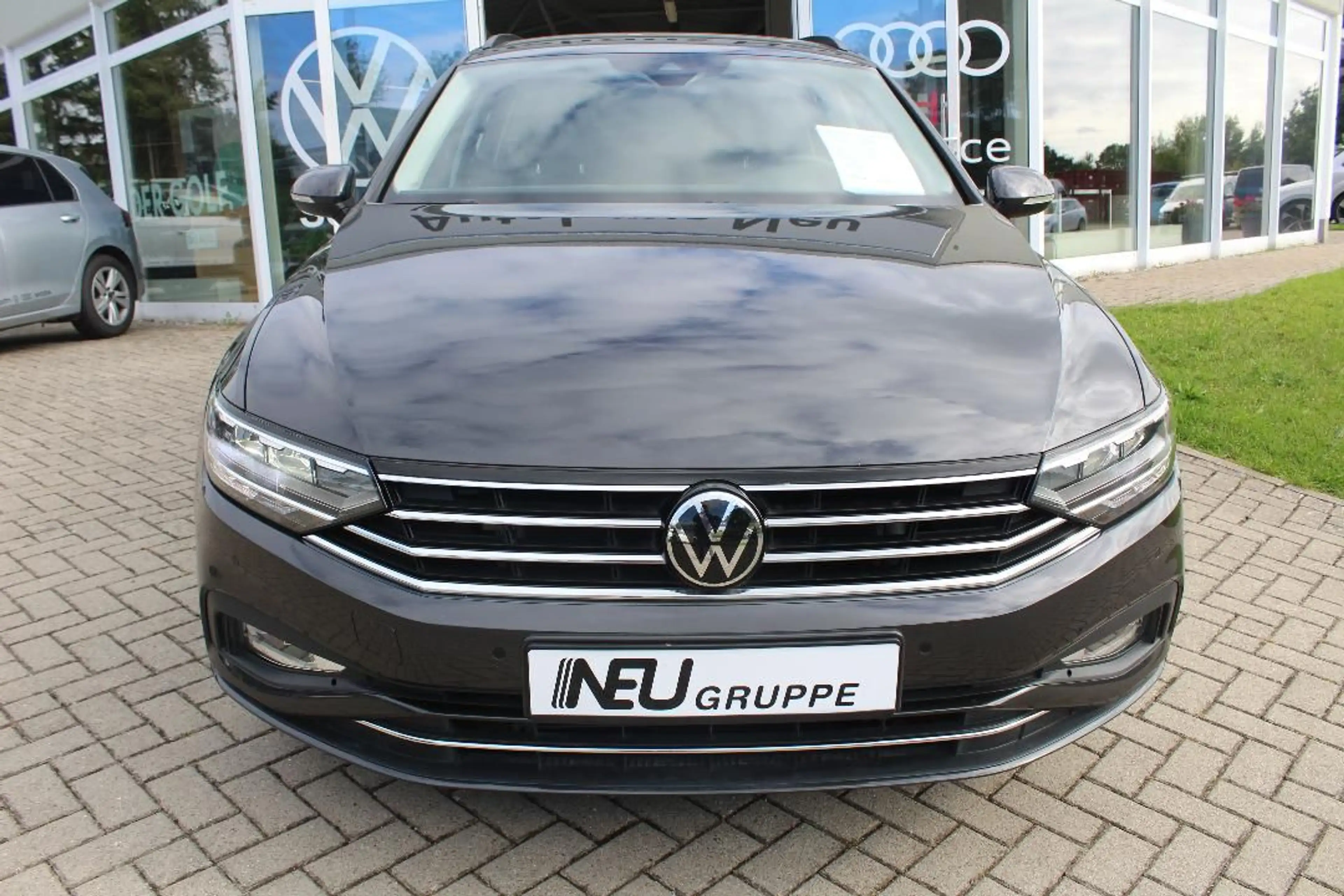 Volkswagen Passat Variant TDI 4x4 DSG LED Rfk Travel WiRä — photo 13