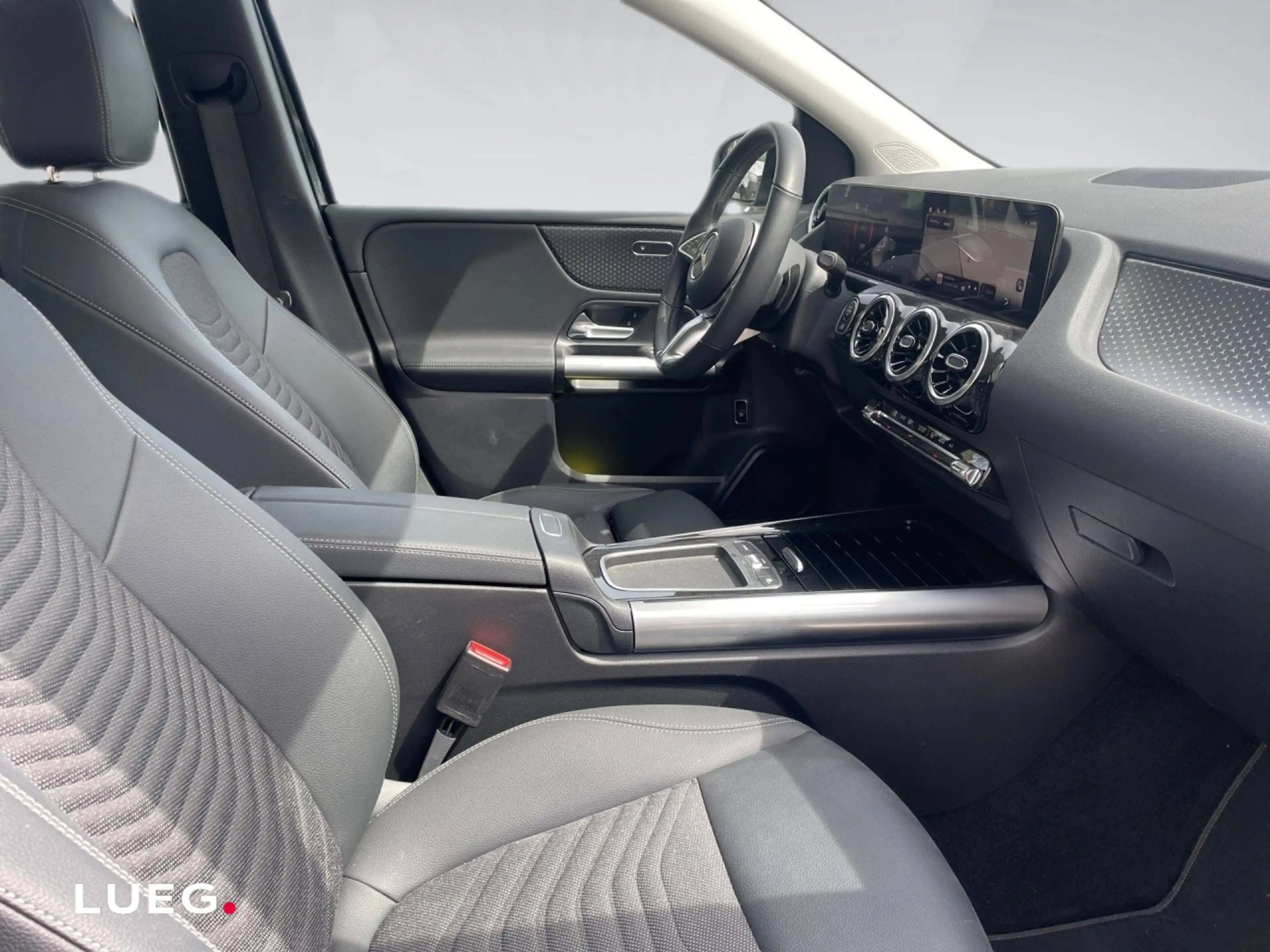 Mercedes-Benz B 200 PROGRESSIVE+AHK+DISTRONIC+RÜCKFKAM+LENKRHZ — photo 9
