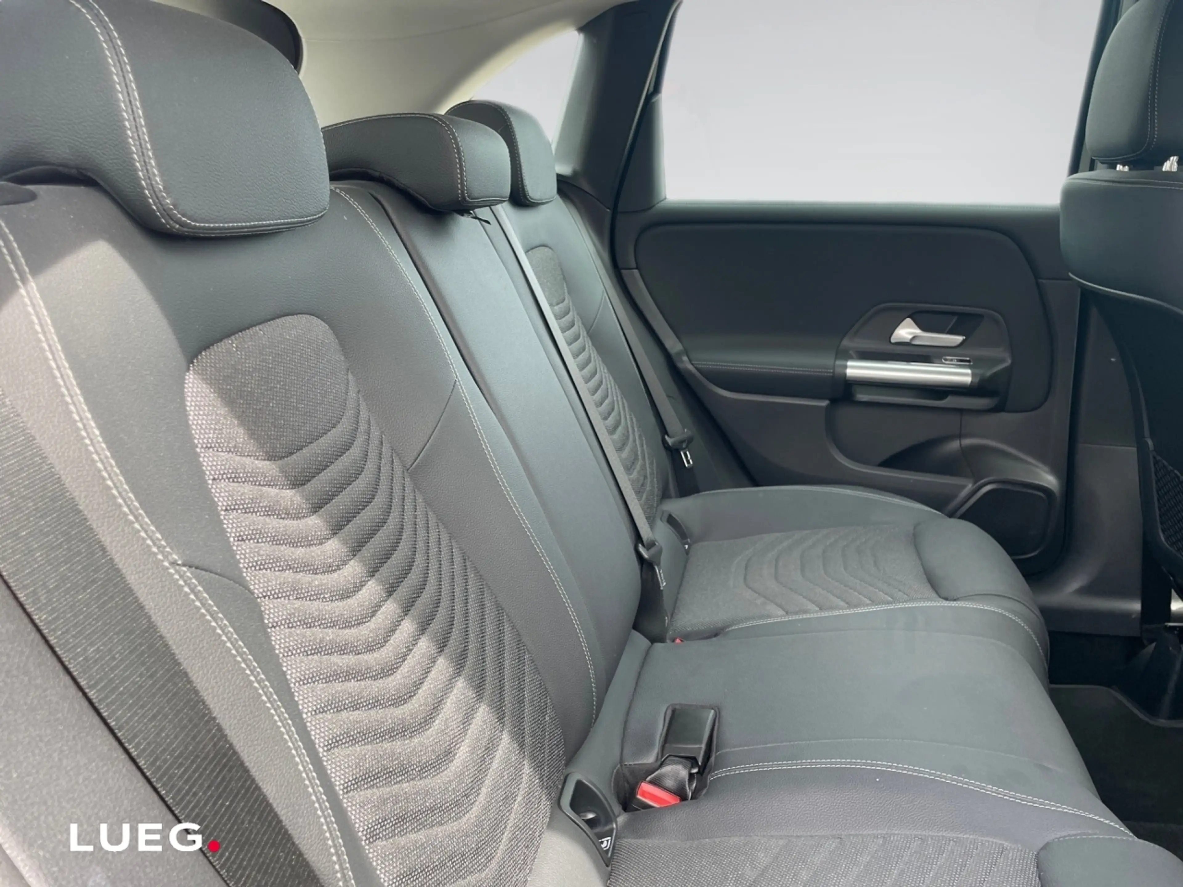 Mercedes-Benz B 200 PROGRESSIVE+AHK+DISTRONIC+RÜCKFKAM+LENKRHZ — photo 13