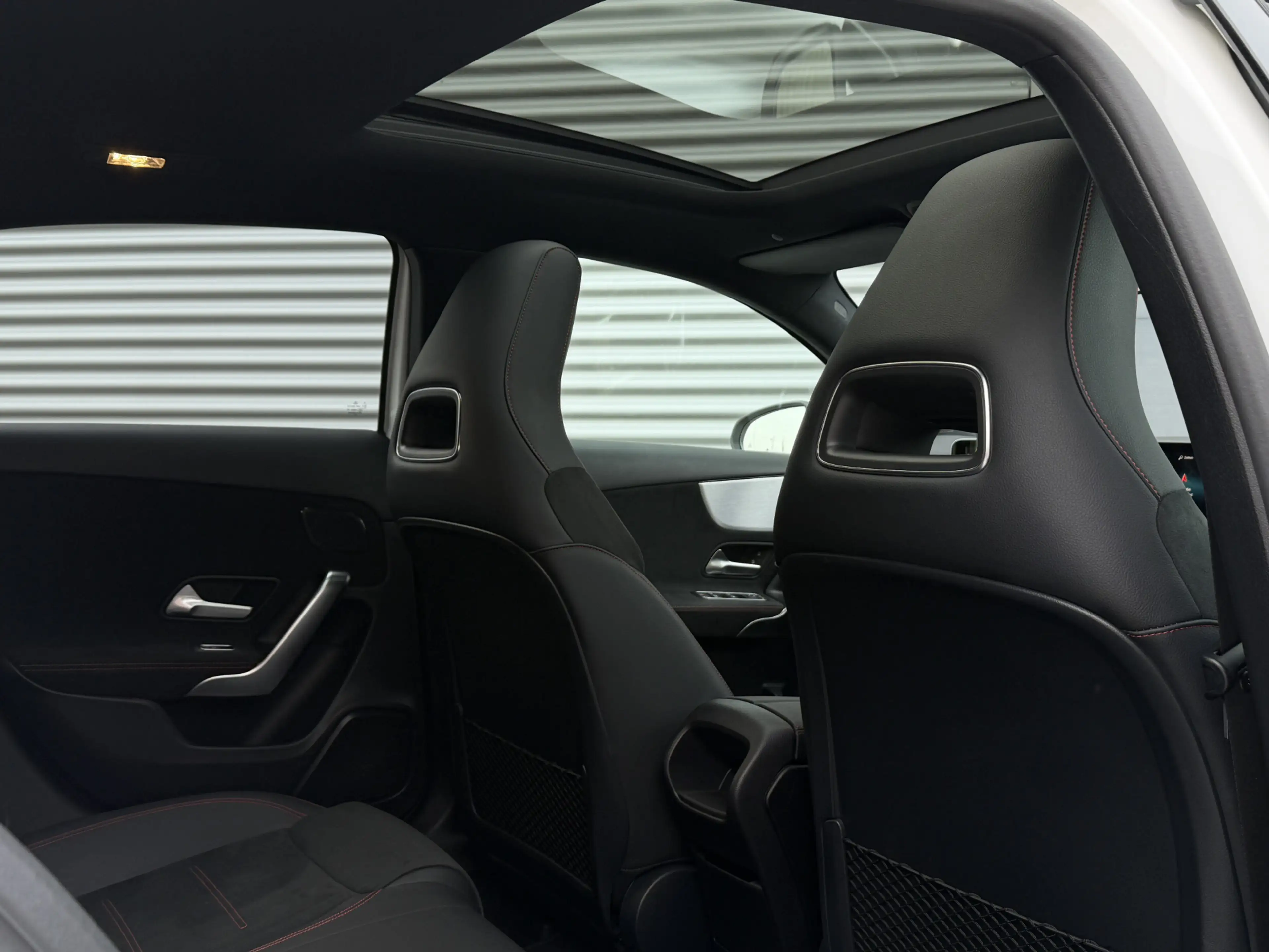 Mercedes-Benz A 45 AMG 4MATIC+ I AUT. I 388 PK I CAMERA I PANO.DAK — photo 10