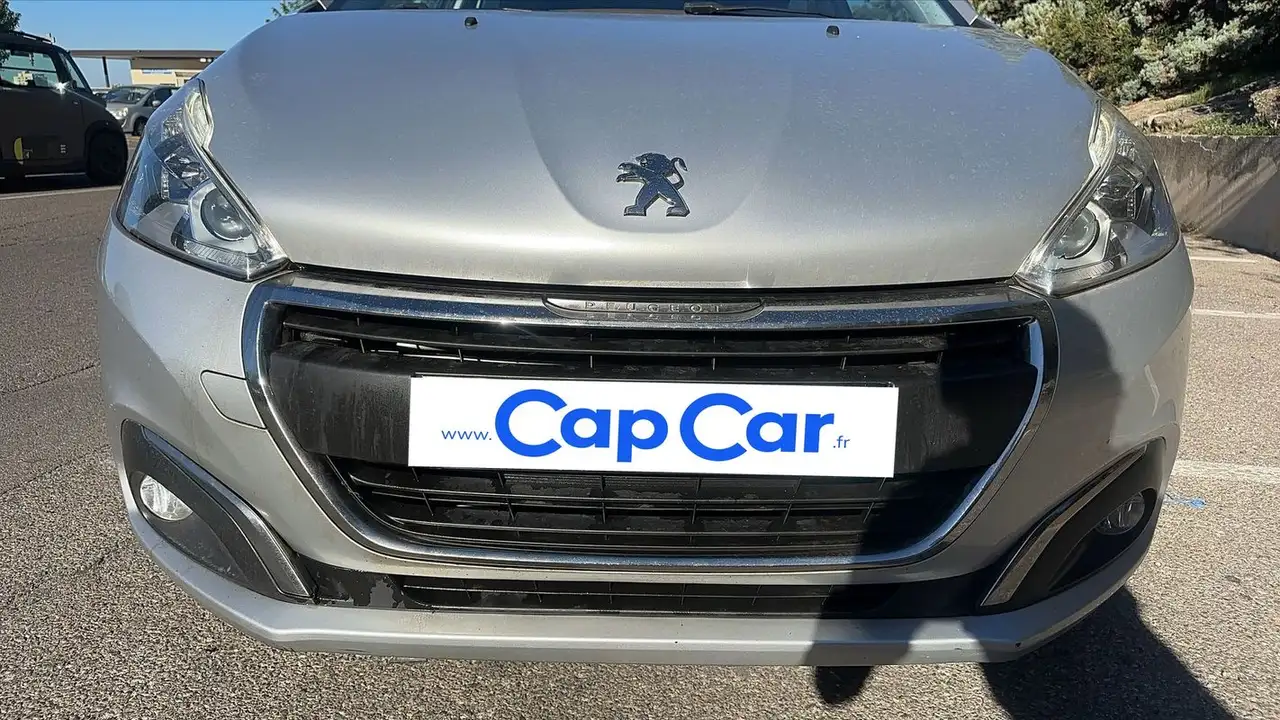 Peugeot 208 208 — photo 20