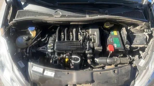 Peugeot 208 view 15