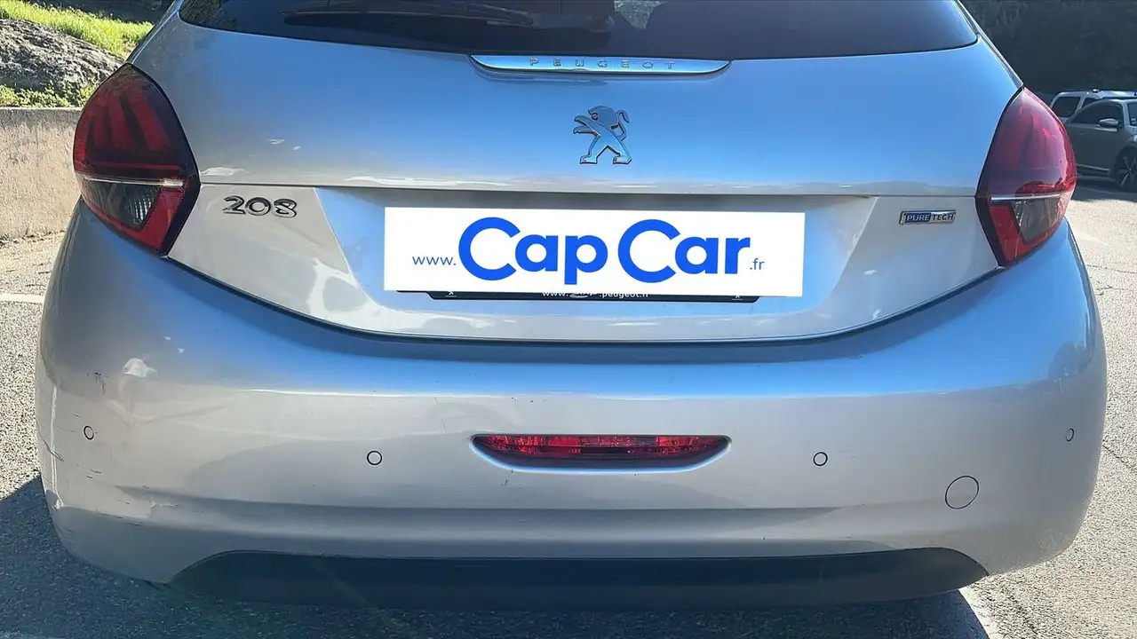 Peugeot 208 208 — photo 21
