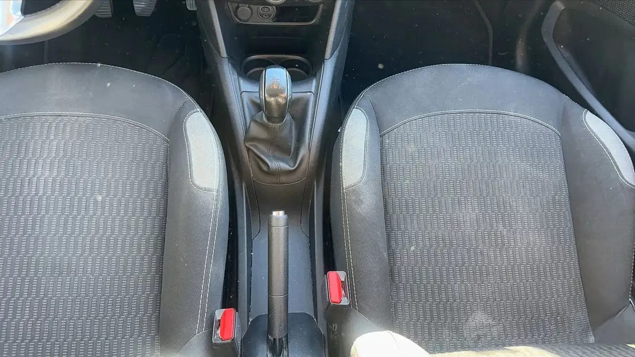 Peugeot 208 208 — photo 26